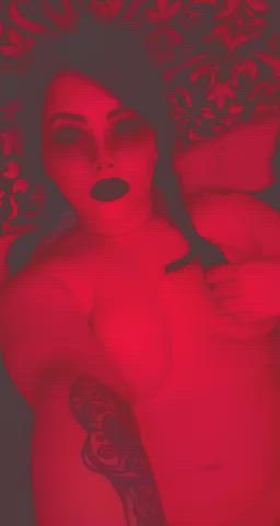 Spooky big tiddy goth mom : video clip