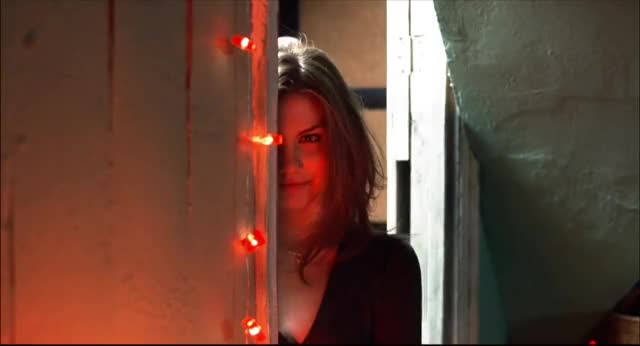 Lauren Cohan Seductive Body : video clip