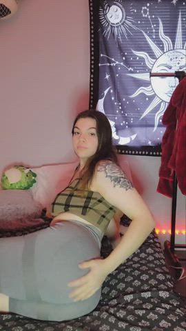 do this angle make me look fuckable? : video clip