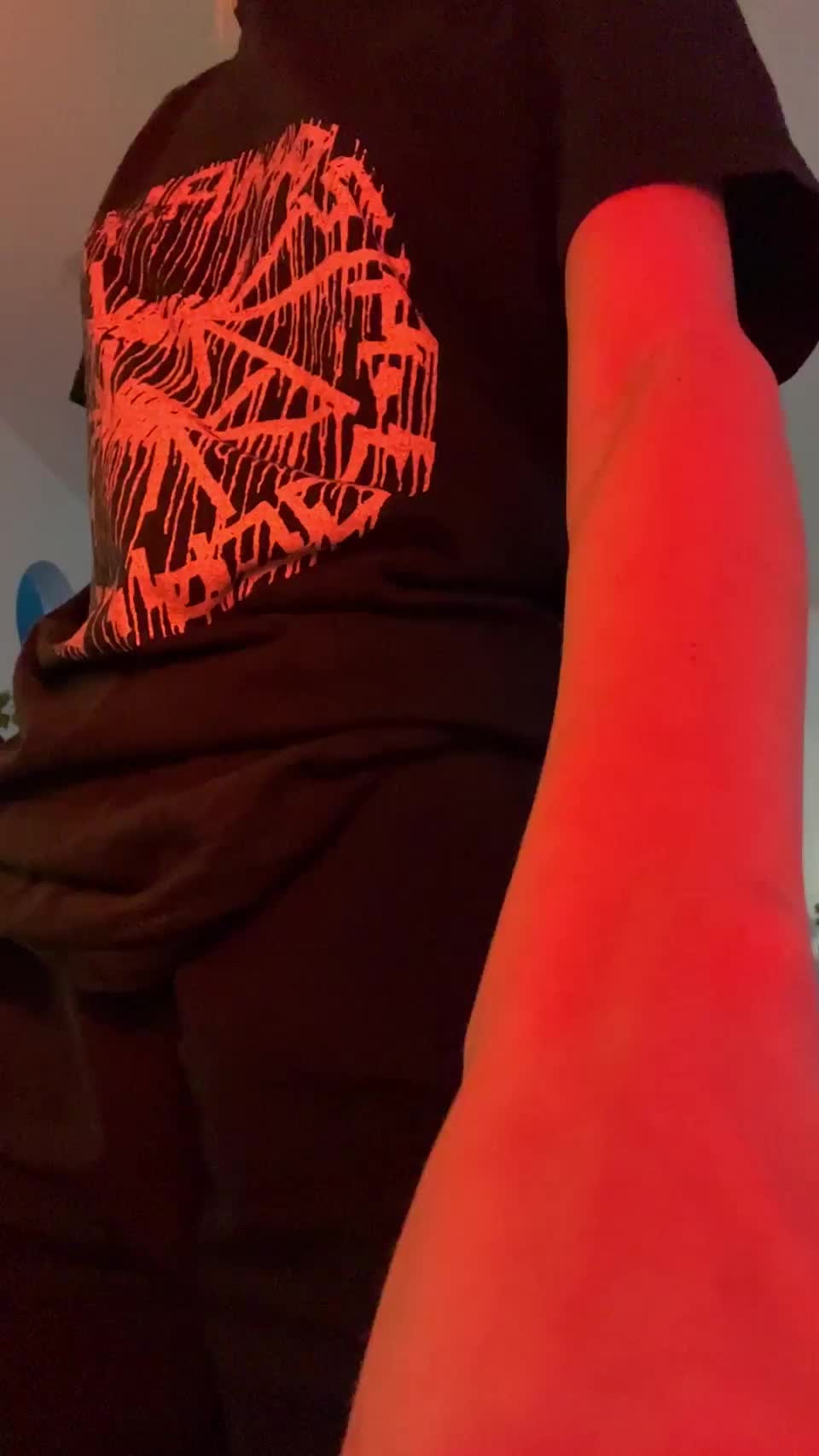 I bet your dick would look huge beside my 4`11ft, 90lbs body🍆who wants to test my theory : video clip