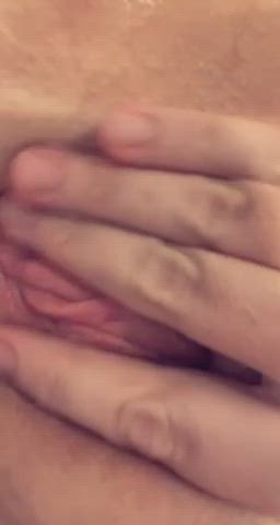 I’m swollen and wet. : video clip