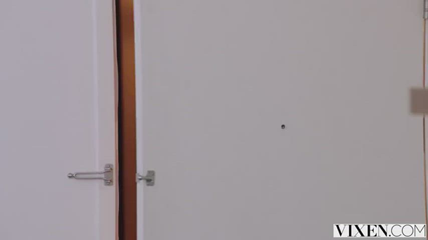 Side Chick Mick Blue Surprises At Home VIXEN : video clip