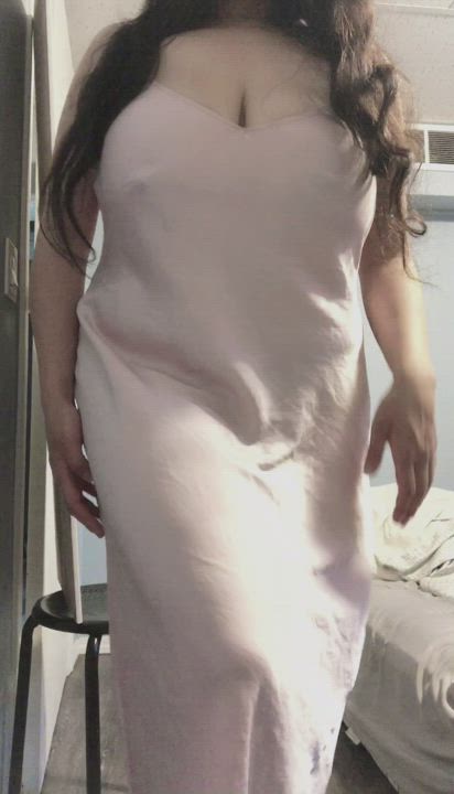 Fat Asian pussy, anyone? : video clip