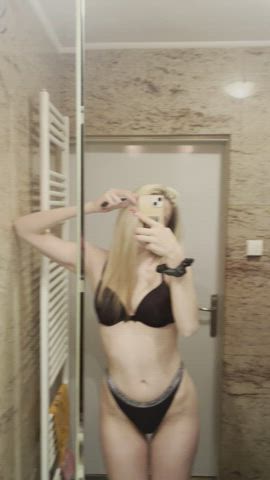Be honest would u masturbate to my nudes if I ever sent u some : video clip