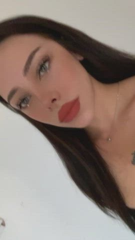 Have I got nice lips? : video clip
