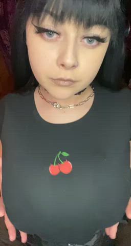 Stay for a bit if you wanna see my… cherries : video clip