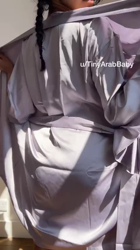 I may be super small but i'm ready to be a mom : video clip