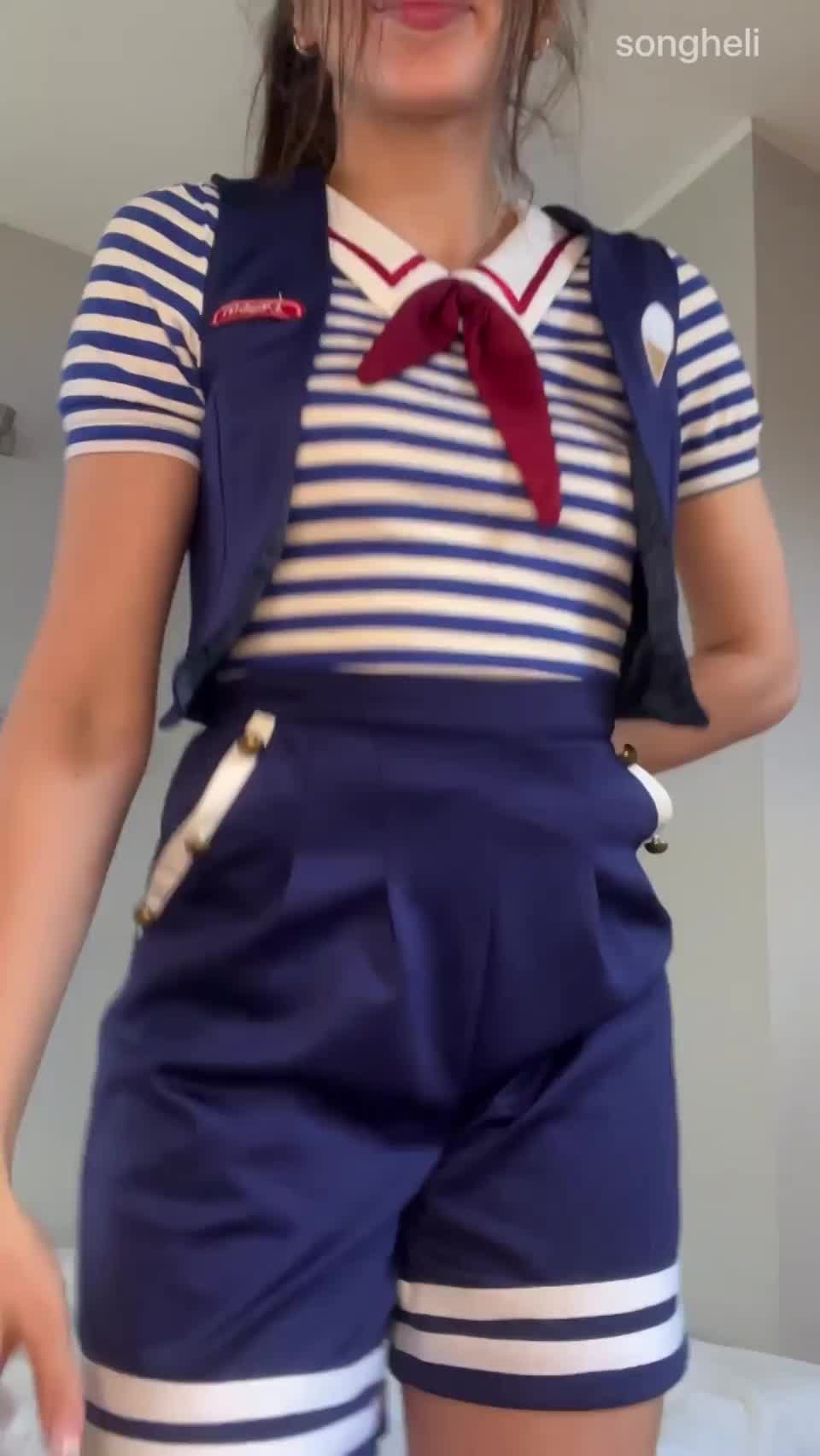 During the day I serve ice cream but later I can serve you some asshole : video clip
