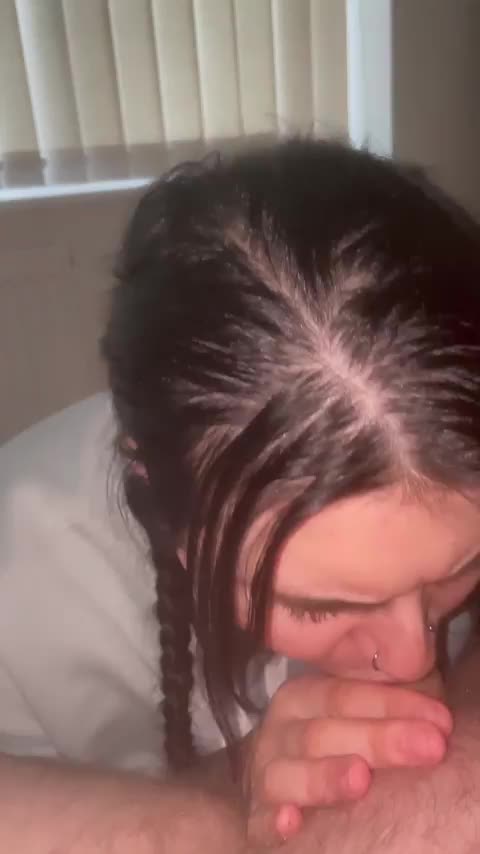 I love it when my favourite fan visits to hang out, it always ends up with him sucking his cock : video clip