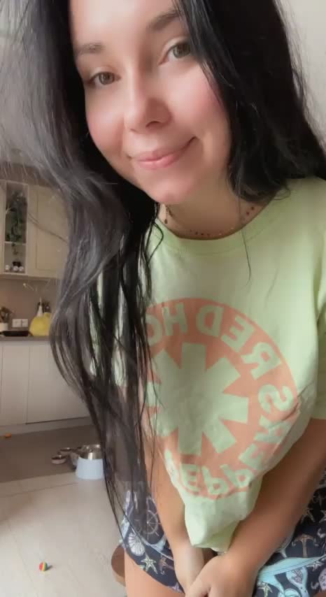 Do you want a busty student like me? : video clip