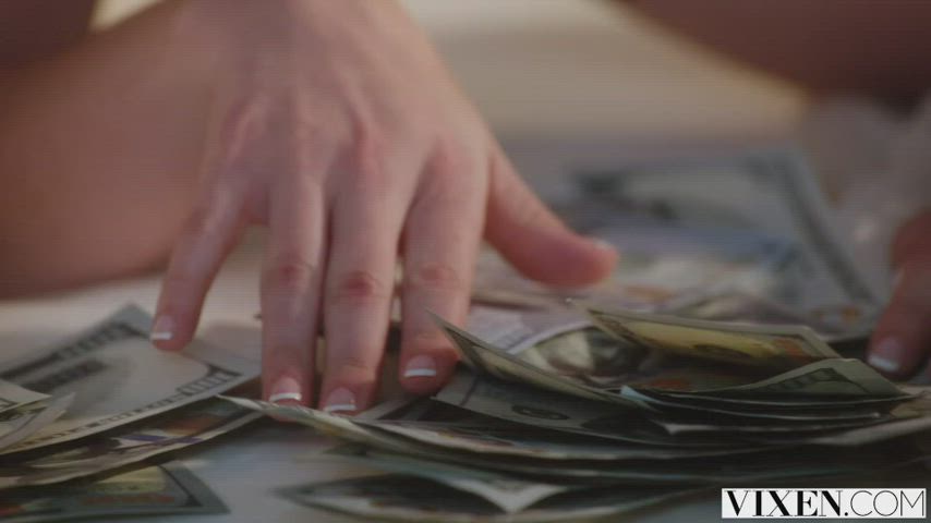 Lilly Bell - Cash Cash Money - Vixen : video clip