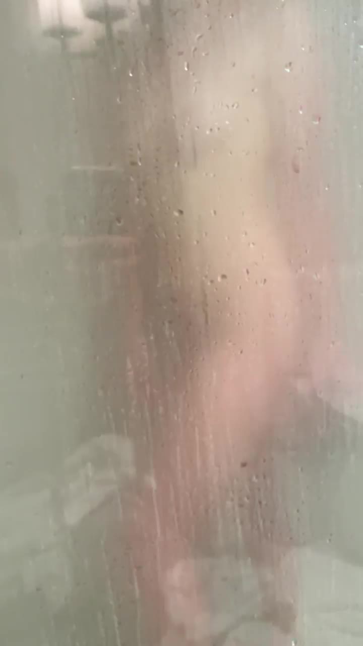 Wait for it.. peekaboo 🙈 : video clip