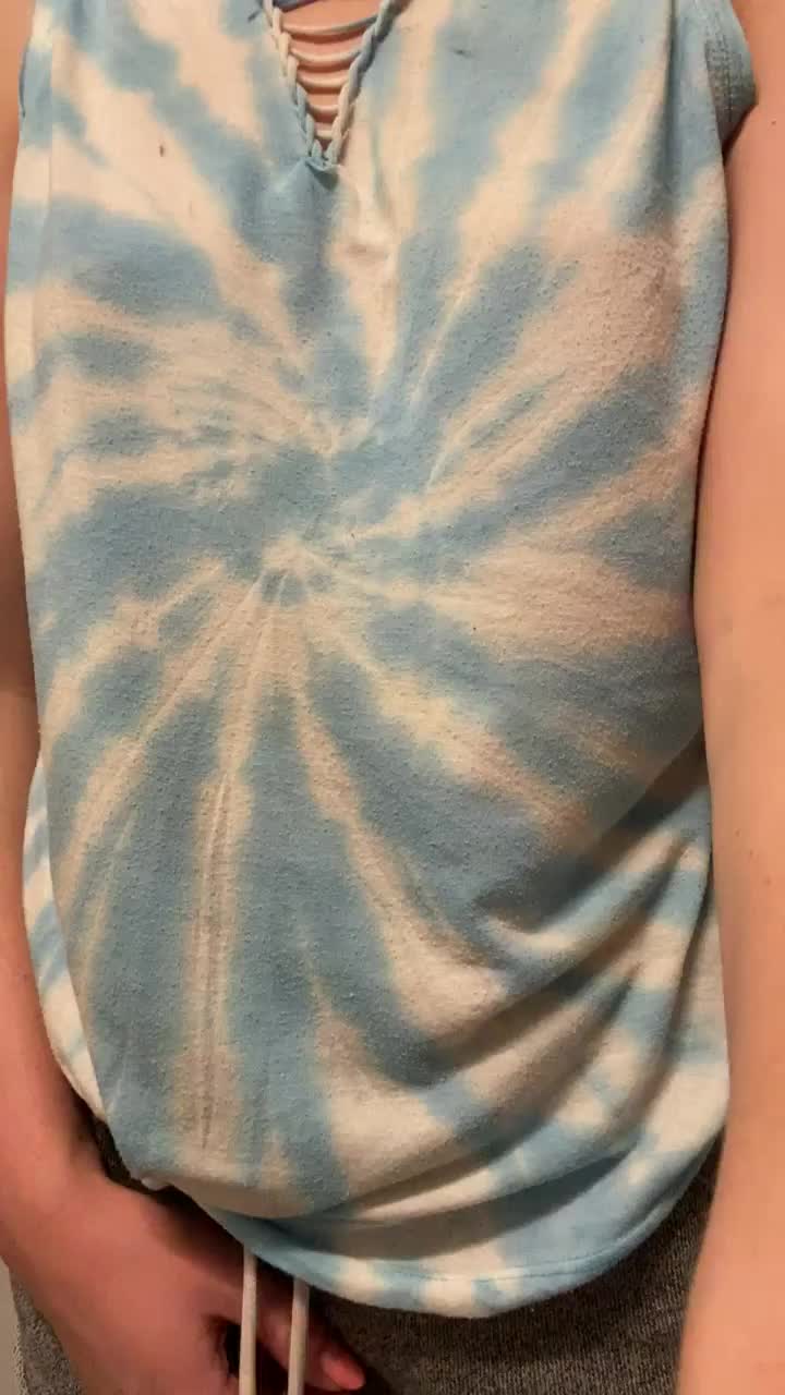 Not very big, but hopefully my titty drop doesn’t disappoint : video clip