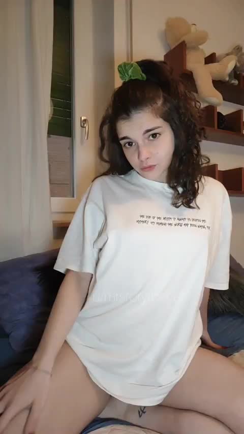 Wish that was some Redditor dick tbh : video clip