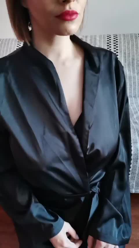 They like to bounce on top of u : video clip