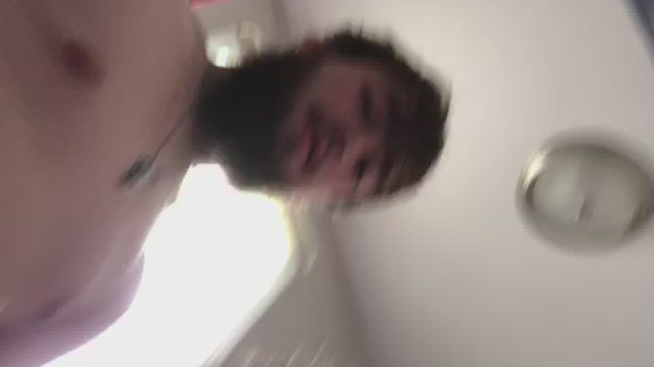 Love feeling the back of her throat on the top of my dick 😏 : video clip