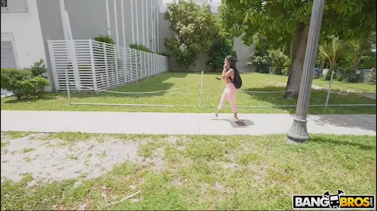 Bang Bus - Amirah Styles - Fit For Fucking : video clip