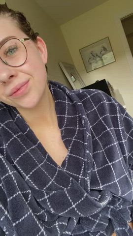 Here’s your daily dose of nerdy college girl pussy! : video clip