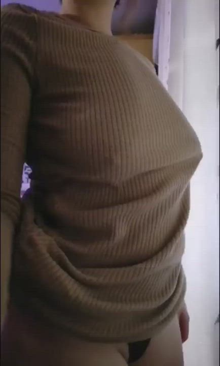 Who would fuck me here? (19) : video clip
