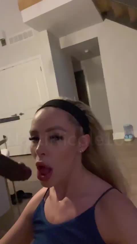 It’s bigger than my head 😍 : video clip