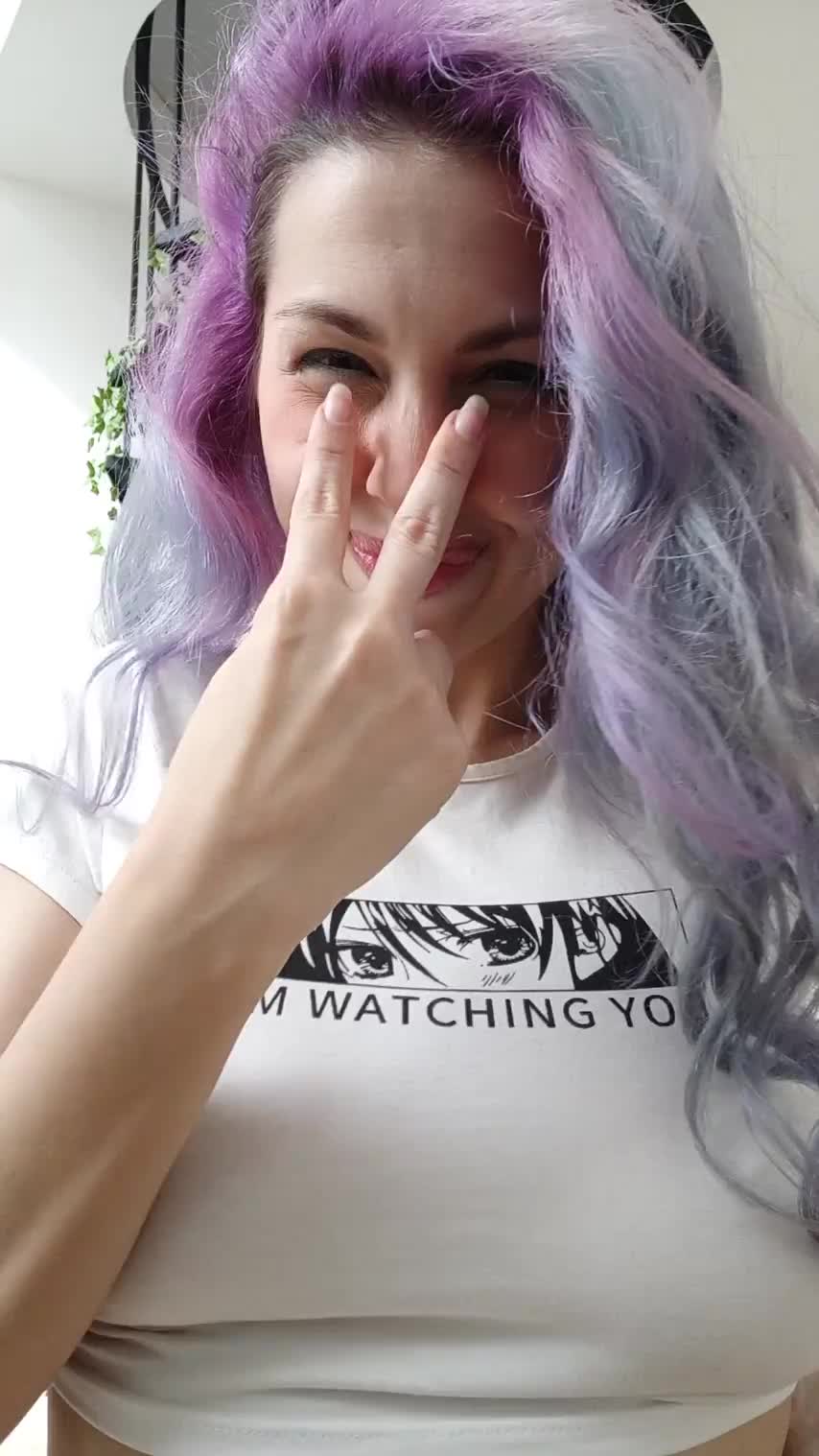 Keep watching to see my pale tits free and jumping around ;p : video clip