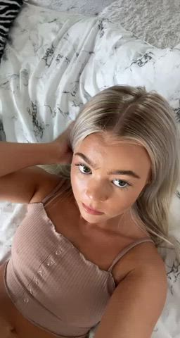 Ever fucked a tiny blonde 2002 girl? : video clip