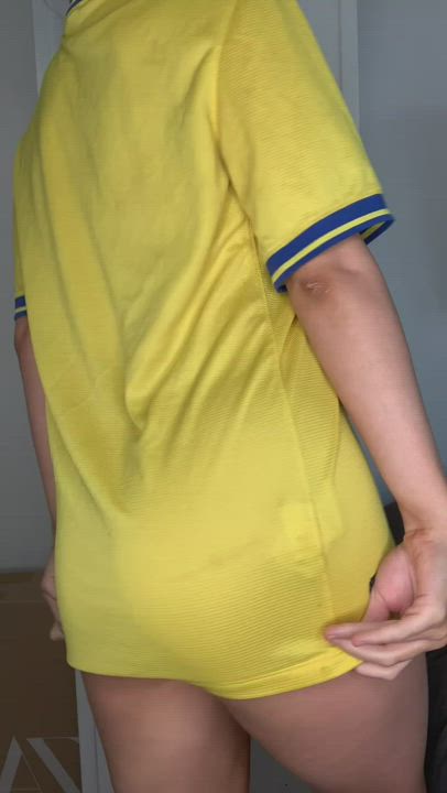 Oversized shirts are the best. : video clip
