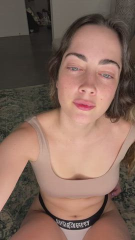 I’ll open my legs if you ask nicely : video clip
