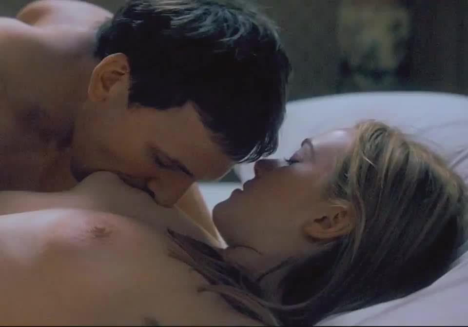 Kate Winselet - One of the all time great tit sucking scenes in HD quality : video clip