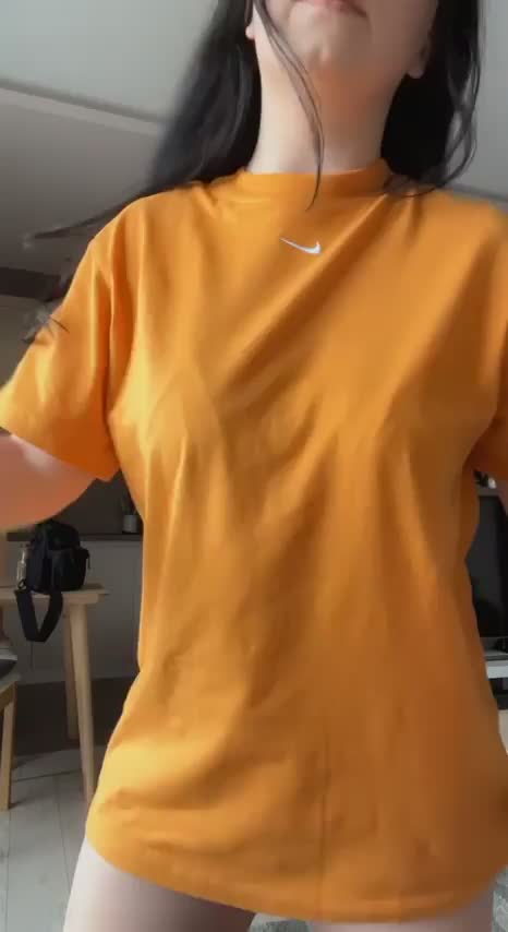 Do you like my natural bouncing titties? : video clip