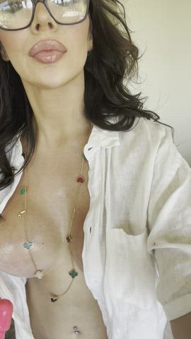 Mature mommy for breakfast, i hope you woke up hungry : video clip