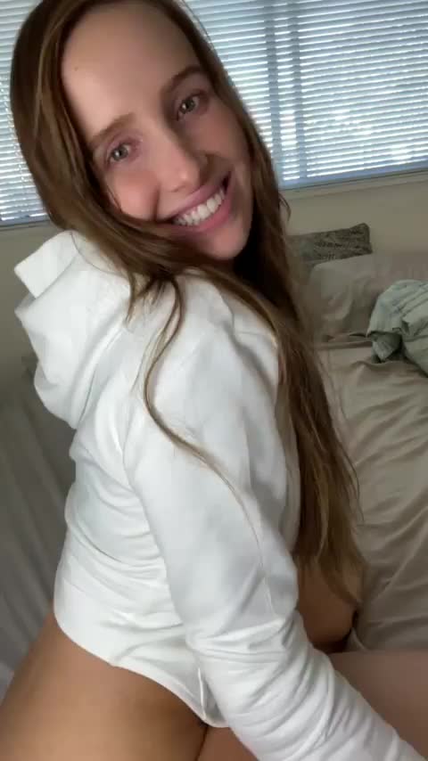 Happy Saturday! Let me clap this tight asshole in your face 😉 : video clip