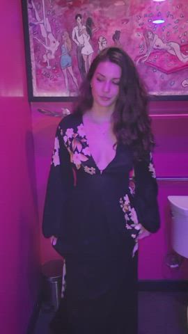 raise your hand if you like to fuck in the club bathroom : video clip