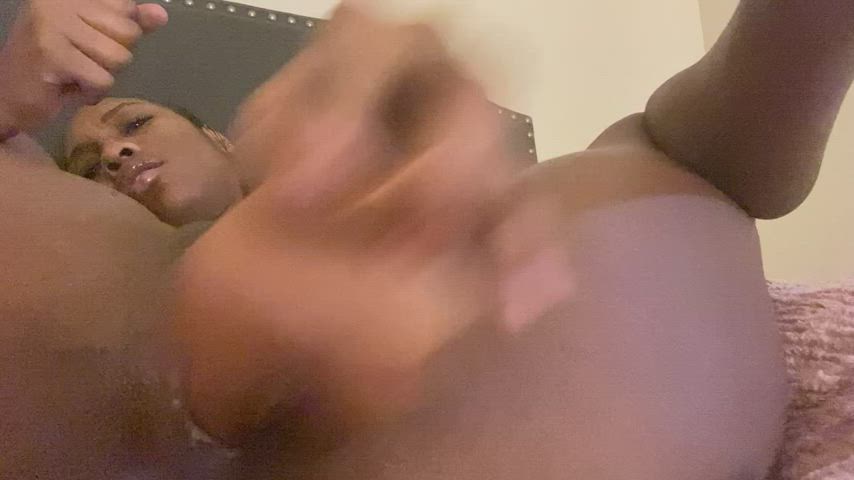 Can I watch you jerk off while I play with my pussy? : video clip
