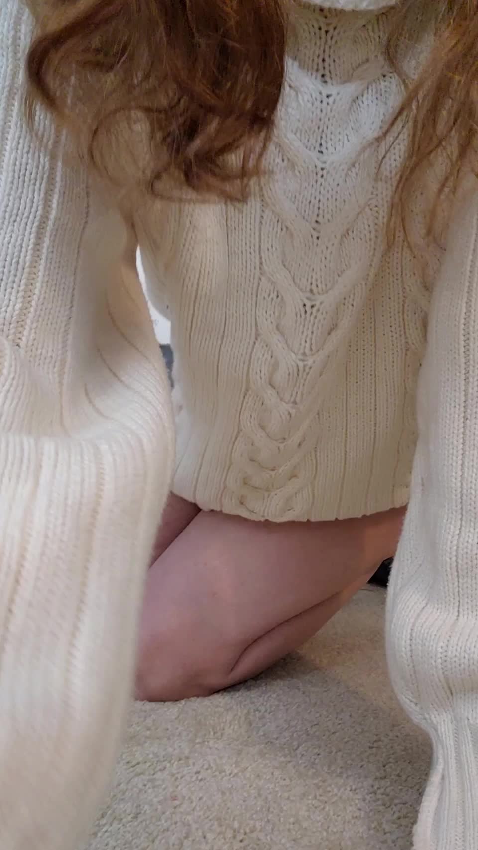 I think you can see my pussy well enough at this angle. : video clip