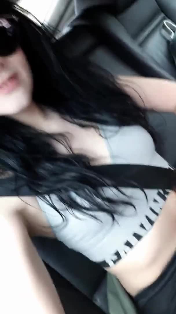 Shh.. She's In An Uber : video clip