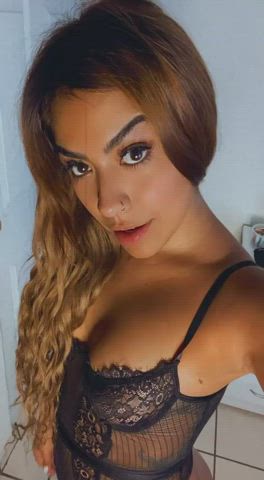 Shy but willing to let you play with them : video clip