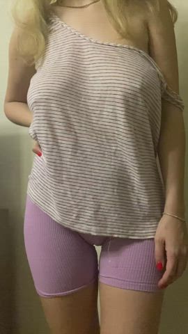 Your cock should be between my boobs : video clip