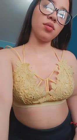 Maybe you want to put your cock between my tits and see what I can do to you : video clip