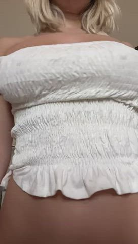 My boobs are perfect to be sucked : video clip