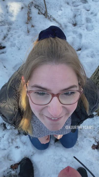 I’m in the holiday spirit so I let him decorate my face with his cum 😜 : video clip