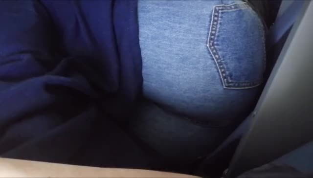 [gif] Foot fetish fun on the airplane : video clip