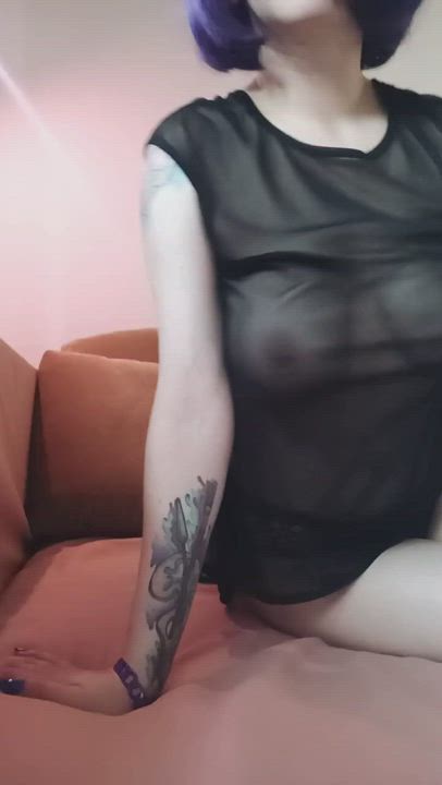 give me your honest opinion..am i fuckable? : video clip
