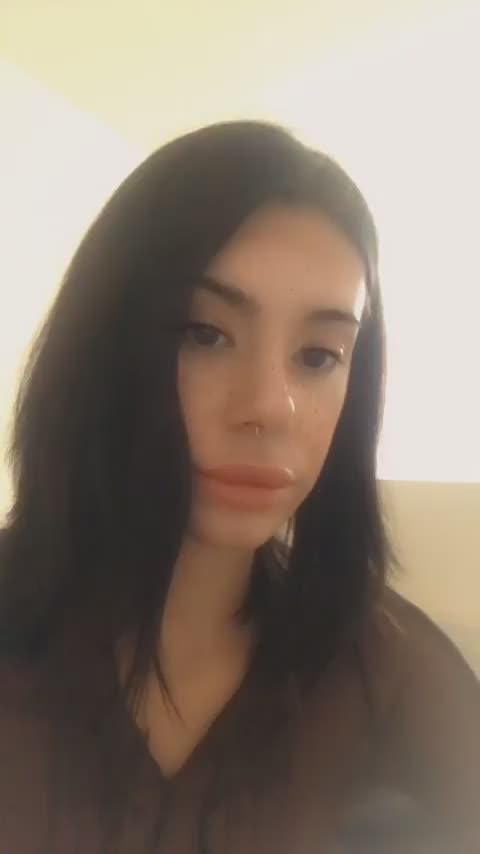 Say hi if your jerking off right now : video clip