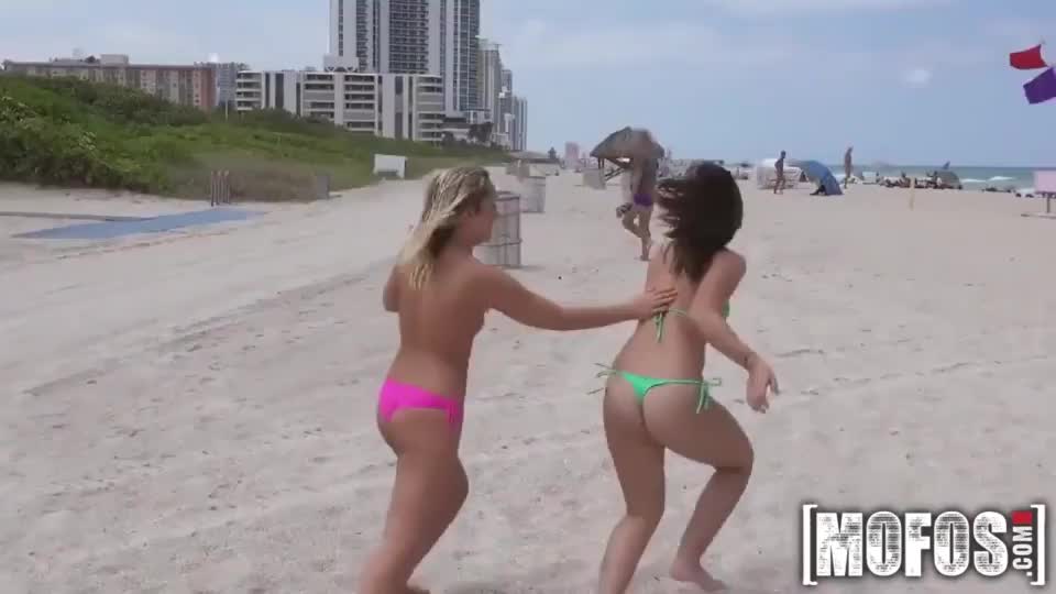 If I'm Gonna Be Topless, You Have To Be Too! : video clip