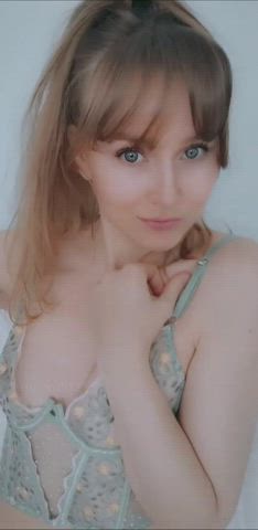 Anyone into small teen tits? ❤️ : video clip