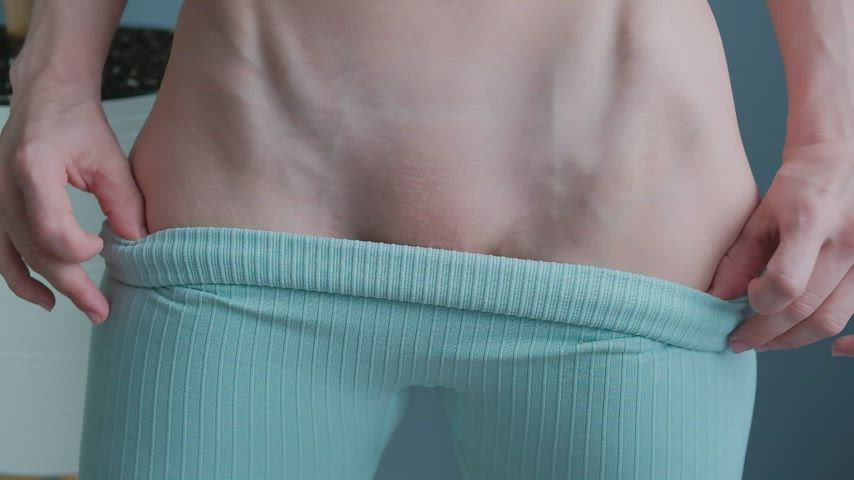 Look, I want to show you my pussy : video clip