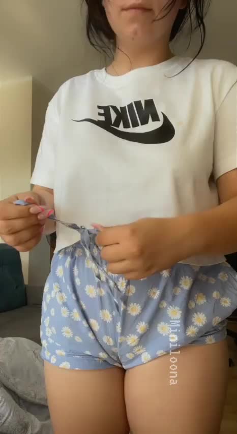 Are you into cuties with natural tits? [drop] : video clip