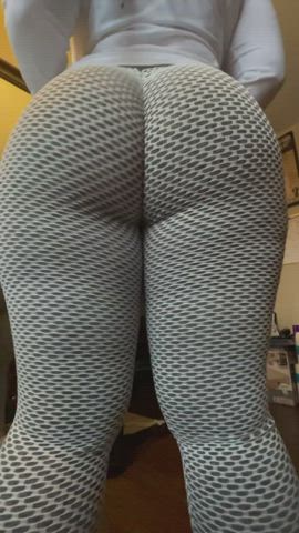 Using my phat ass to hypnotize my colleague into fucking me at work [OC] : video clip