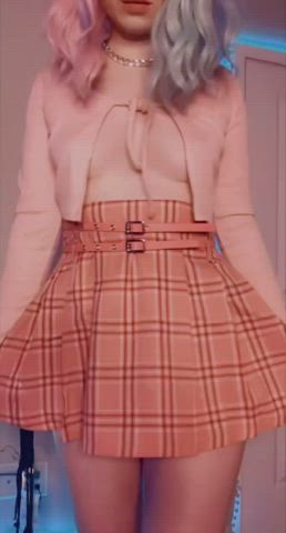 Flashing my small bush :) : video clip